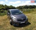 Серый Тойота Версо, объемом двигателя 2 л и пробегом 244 тыс. км за 8200 $, фото 2 на Automoto.ua