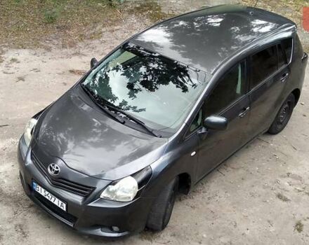 Серый Тойота Версо, объемом двигателя 2 л и пробегом 244 тыс. км за 8200 $, фото 7 на Automoto.ua