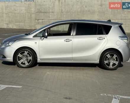 Серый Тойота Версо, объемом двигателя 2.2 л и пробегом 170 тыс. км за 10700 $, фото 8 на Automoto.ua