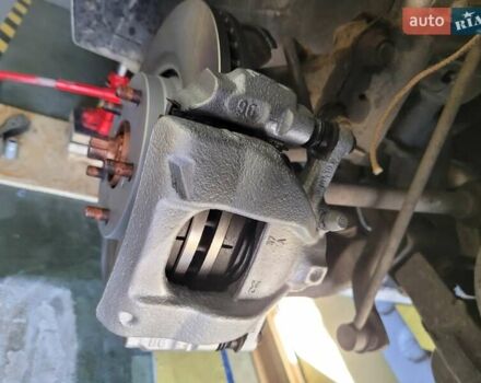 Серый Тойота Версо, объемом двигателя 2 л и пробегом 219 тыс. км за 9500 $, фото 1 на Automoto.ua