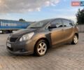Серый Тойота Версо, объемом двигателя 2 л и пробегом 294 тыс. км за 8500 $, фото 1 на Automoto.ua