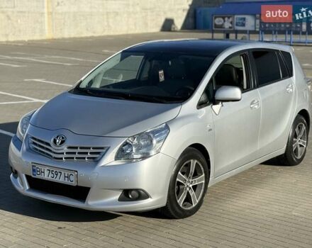 Серый Тойота Версо, объемом двигателя 2.2 л и пробегом 170 тыс. км за 10700 $, фото 6 на Automoto.ua