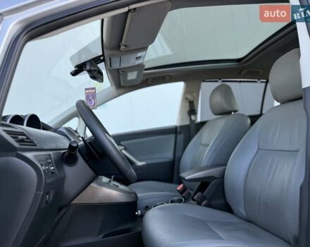 Серый Тойота Версо, объемом двигателя 2.2 л и пробегом 170 тыс. км за 10700 $, фото 22 на Automoto.ua