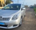 Сірий Тойота Версо, об'ємом двигуна 2 л та пробігом 219 тис. км за 9700 $, фото 4 на Automoto.ua