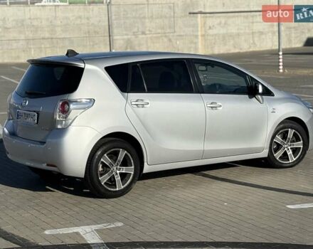 Серый Тойота Версо, объемом двигателя 2.2 л и пробегом 170 тыс. км за 10700 $, фото 3 на Automoto.ua