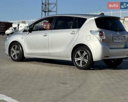 Серый Тойота Версо, объемом двигателя 2.2 л и пробегом 170 тыс. км за 10700 $, фото 9 на Automoto.ua