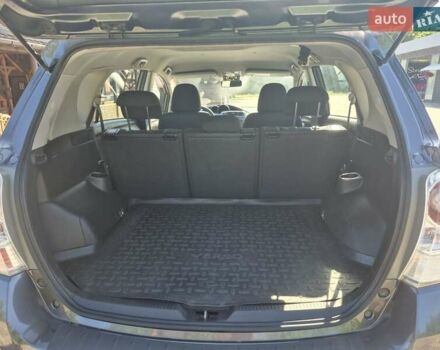 Сірий Тойота Версо, об'ємом двигуна 2 л та пробігом 220 тис. км за 9999 $, фото 3 на Automoto.ua