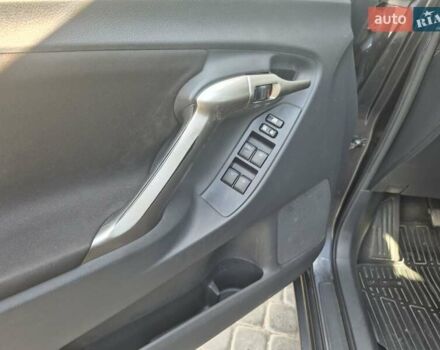 Сірий Тойота Версо, об'ємом двигуна 2 л та пробігом 220 тис. км за 9999 $, фото 17 на Automoto.ua