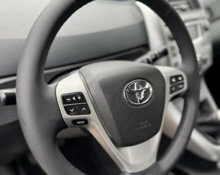 Сірий Тойота Версо, об'ємом двигуна 2 л та пробігом 240 тис. км за 8300 $, фото 12 на Automoto.ua