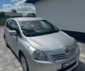 Серый Тойота Версо, объемом двигателя 2 л и пробегом 258 тыс. км за 7600 $, фото 1 на Automoto.ua