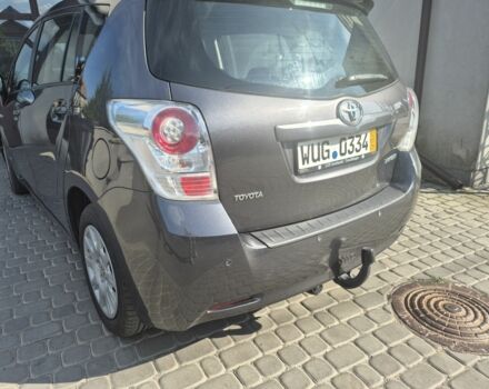 Сірий Тойота Версо, об'ємом двигуна 2 л та пробігом 220 тис. км за 9599 $, фото 16 на Automoto.ua