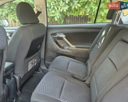 Сірий Тойота Версо, об'ємом двигуна 2 л та пробігом 220 тис. км за 9999 $, фото 23 на Automoto.ua