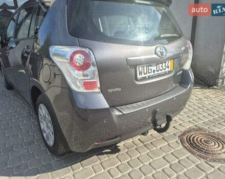 Сірий Тойота Версо, об'ємом двигуна 2 л та пробігом 220 тис. км за 9999 $, фото 18 на Automoto.ua