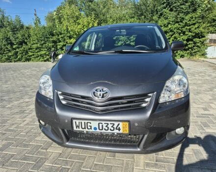 Сірий Тойота Версо, об'ємом двигуна 2 л та пробігом 220 тис. км за 9599 $, фото 4 на Automoto.ua