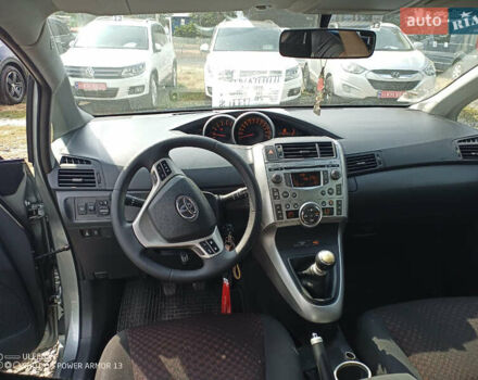 Сірий Тойота Версо, об'ємом двигуна 2 л та пробігом 240 тис. км за 8300 $, фото 10 на Automoto.ua
