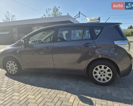 Сірий Тойота Версо, об'ємом двигуна 2 л та пробігом 220 тис. км за 9999 $, фото 5 на Automoto.ua