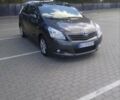 Серый Тойота Версо, объемом двигателя 1.8 л и пробегом 235 тыс. км за 9999 $, фото 1 на Automoto.ua