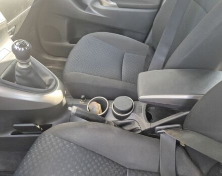 Сірий Тойота Версо, об'ємом двигуна 2 л та пробігом 220 тис. км за 9599 $, фото 17 на Automoto.ua