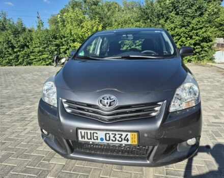 Сірий Тойота Версо, об'ємом двигуна 2 л та пробігом 220 тис. км за 9599 $, фото 5 на Automoto.ua