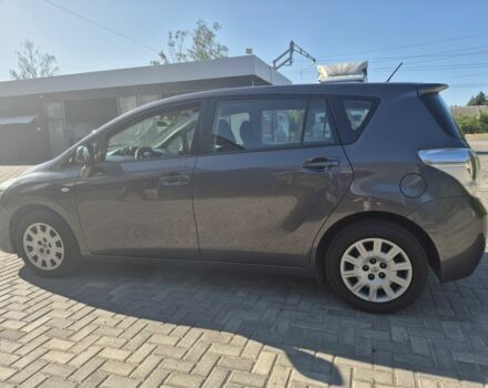 Сірий Тойота Версо, об'ємом двигуна 2 л та пробігом 220 тис. км за 9599 $, фото 6 на Automoto.ua