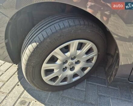 Сірий Тойота Версо, об'ємом двигуна 2 л та пробігом 220 тис. км за 9999 $, фото 10 на Automoto.ua