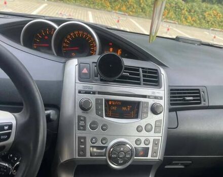 Серый Тойота Версо, объемом двигателя 2 л и пробегом 270 тыс. км за 8600 $, фото 5 на Automoto.ua