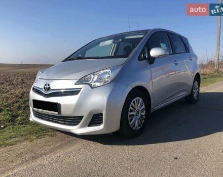 Сірий Тойота Версо, об'ємом двигуна 1.36 л та пробігом 112 тис. км за 10200 $, фото 2 на Automoto.ua