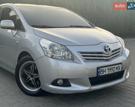 Серый Тойота Версо, объемом двигателя 2.23 л и пробегом 192 тыс. км за 8999 $, фото 27 на Automoto.ua