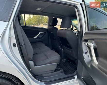 Серый Тойота Версо, объемом двигателя 2.23 л и пробегом 192 тыс. км за 8999 $, фото 82 на Automoto.ua