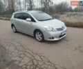 Серый Тойота Версо, объемом двигателя 2 л и пробегом 195 тыс. км за 8450 $, фото 1 на Automoto.ua