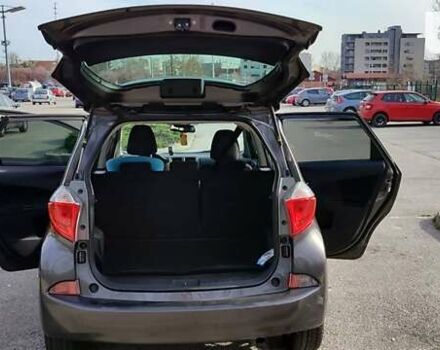 Серый Тойота Версо, объемом двигателя 1.4 л и пробегом 148 тыс. км за 9500 $, фото 4 на Automoto.ua