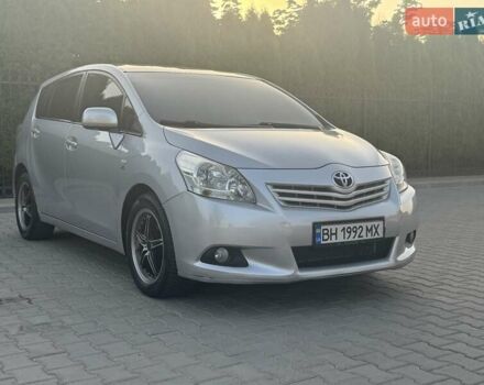 Серый Тойота Версо, объемом двигателя 2.23 л и пробегом 192 тыс. км за 8999 $, фото 52 на Automoto.ua