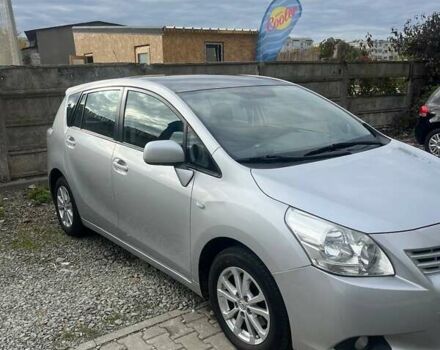 Серый Тойота Версо, объемом двигателя 2 л и пробегом 270 тыс. км за 8600 $, фото 6 на Automoto.ua