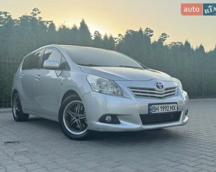 Серый Тойота Версо, объемом двигателя 2.23 л и пробегом 192 тыс. км за 8999 $, фото 3 на Automoto.ua