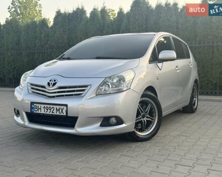 Серый Тойота Версо, объемом двигателя 2.23 л и пробегом 192 тыс. км за 8999 $, фото 8 на Automoto.ua