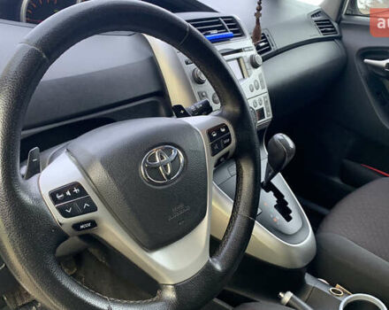 Сірий Тойота Версо, об'ємом двигуна 2.2 л та пробігом 172 тис. км за 9000 $, фото 12 на Automoto.ua