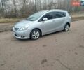 Серый Тойота Версо, объемом двигателя 2 л и пробегом 193 тыс. км за 8350 $, фото 1 на Automoto.ua