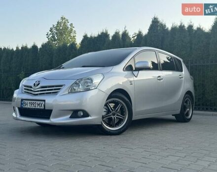 Серый Тойота Версо, объемом двигателя 2.23 л и пробегом 192 тыс. км за 8999 $, фото 6 на Automoto.ua