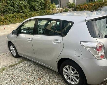 Серый Тойота Версо, объемом двигателя 2 л и пробегом 270 тыс. км за 8600 $, фото 9 на Automoto.ua