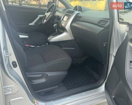 Серый Тойота Версо, объемом двигателя 2.23 л и пробегом 192 тыс. км за 8999 $, фото 80 на Automoto.ua