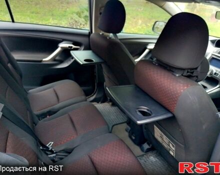 Серый Тойота Версо, объемом двигателя 2 л и пробегом 260 тыс. км за 7200 $, фото 2 на Automoto.ua