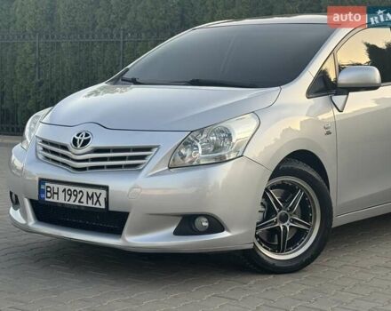 Серый Тойота Версо, объемом двигателя 2.23 л и пробегом 192 тыс. км за 8999 $, фото 10 на Automoto.ua