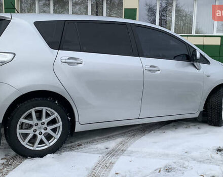 Сірий Тойота Версо, об'ємом двигуна 2.2 л та пробігом 172 тис. км за 9000 $, фото 8 на Automoto.ua