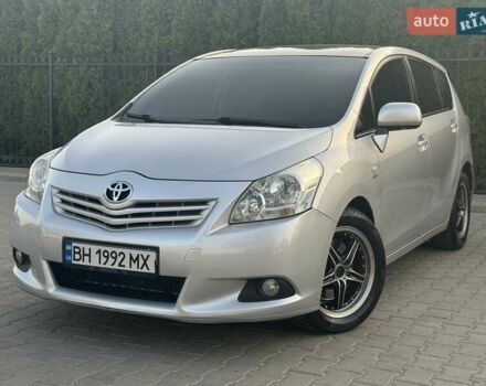 Серый Тойота Версо, объемом двигателя 2.23 л и пробегом 192 тыс. км за 8999 $, фото 13 на Automoto.ua