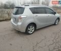 Серый Тойота Версо, объемом двигателя 2 л и пробегом 195 тыс. км за 8250 $, фото 1 на Automoto.ua