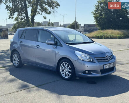 Сірий Тойота Версо, об'ємом двигуна 2.2 л та пробігом 338 тис. км за 7500 $, фото 6 на Automoto.ua