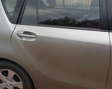 Серый Тойота Версо, объемом двигателя 2 л и пробегом 210 тыс. км за 7800 $, фото 1 на Automoto.ua