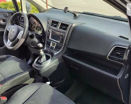 Серый Тойота Версо, объемом двигателя 1.4 л и пробегом 148 тыс. км за 9500 $, фото 2 на Automoto.ua