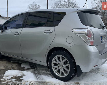 Сірий Тойота Версо, об'ємом двигуна 2.2 л та пробігом 172 тис. км за 9000 $, фото 5 на Automoto.ua