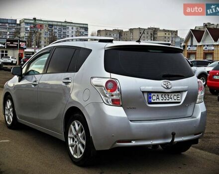 Серый Тойота Версо, объемом двигателя 2.23 л и пробегом 265 тыс. км за 8950 $, фото 3 на Automoto.ua